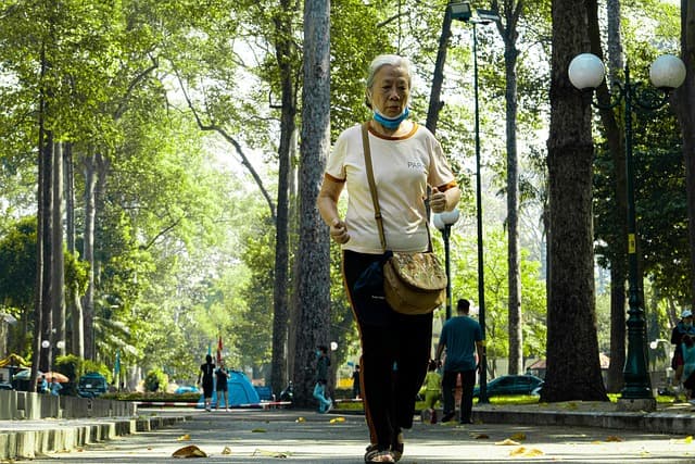 10 Essential Walking Techniques to Maximize Your Fitness Gains